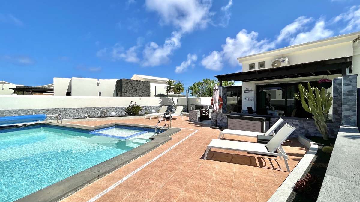 Dreams and Homes. Homes for sale and rental in Lanzarote (Canary Islands)